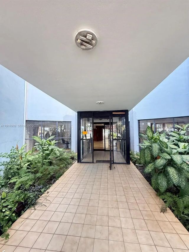2 of 7 - 2025 Ne 164th Street #605, North Miami Beach, FL