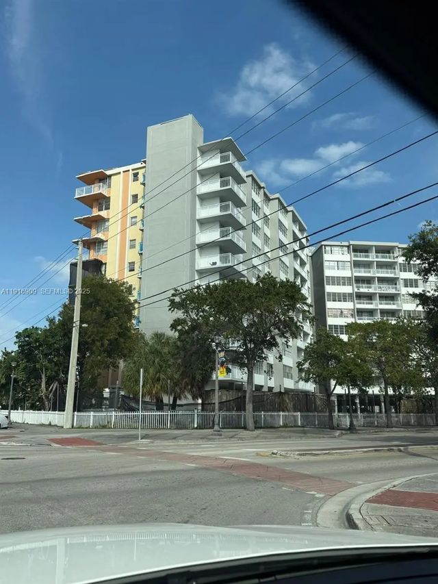 4 of 7 - 2025 Ne 164th Street #605, North Miami Beach, FL