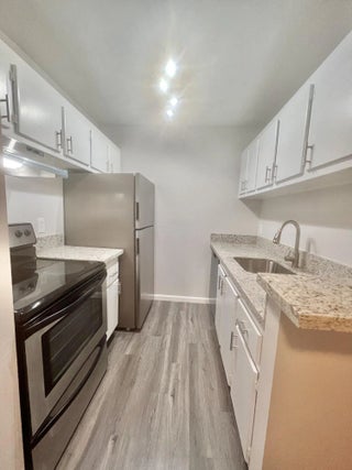 Photo of Listing #R11142068