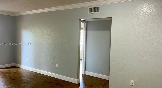 4 of 10 - 575 W 69th Street #208, Hialeah, FL