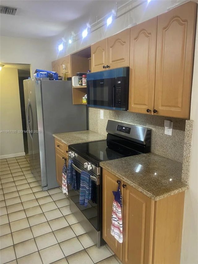 3 of 24 - 4802 Bayberry Lane, Tamarac, FL