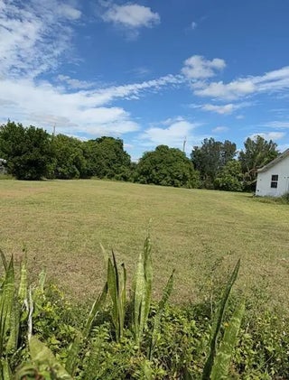 Photo of Listing #R11142095