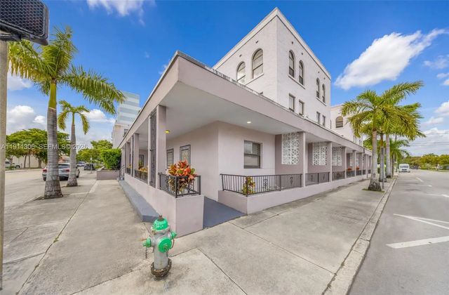 3 of 23 - 2001 Polk Street, Hollywood, FL