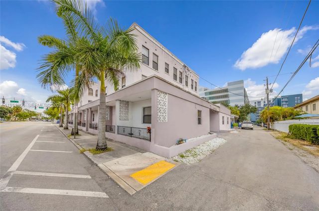 4 of 23 - 2001 Polk Street, Hollywood, FL
