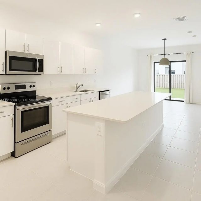 4 of 15 - 25564 Sw 108th Avenue, Homestead, FL