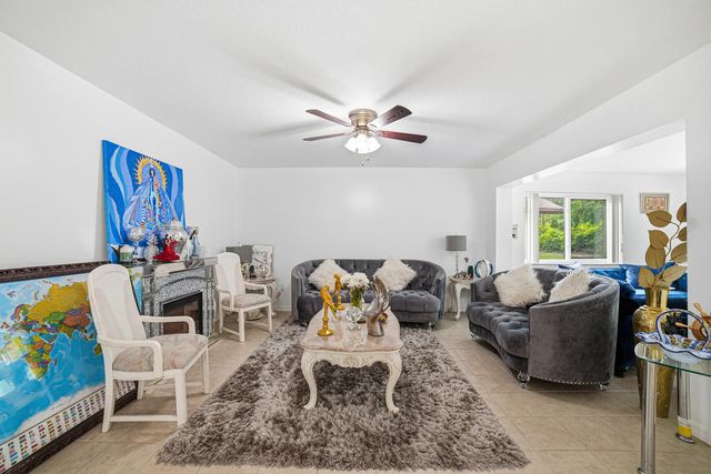3 of 31 - 6335 Tall Cypress Circle, Greenacres, FL
