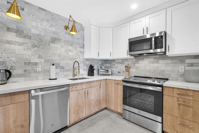 2 of 66 - 1012 Ne 2nd Street, Hallandale Beach, FL