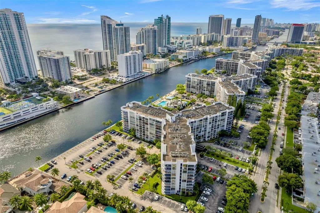 1000 Parkview Drive #518, Hallandale Beach
