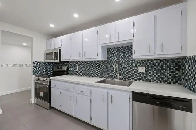 2 of 19 - 4174 Inverrary Drive #902, Lauderhill, FL