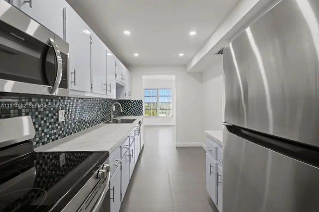 3 of 19 - 4174 Inverrary Drive #902, Lauderhill, FL