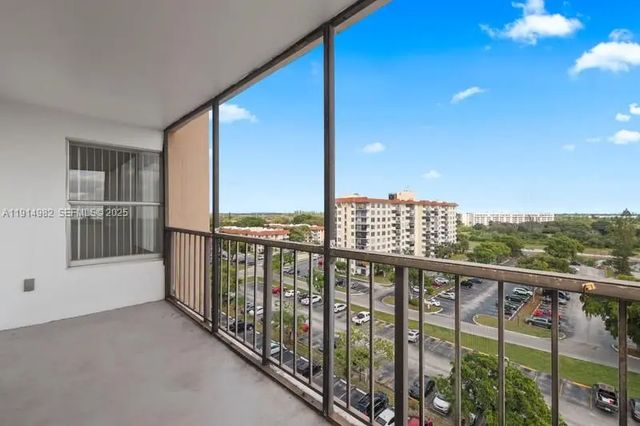 4 of 19 - 4174 Inverrary Drive #902, Lauderhill, FL