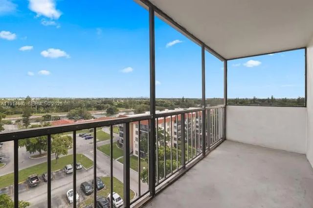 5 of 19 - 4174 Inverrary Drive #902, Lauderhill, FL