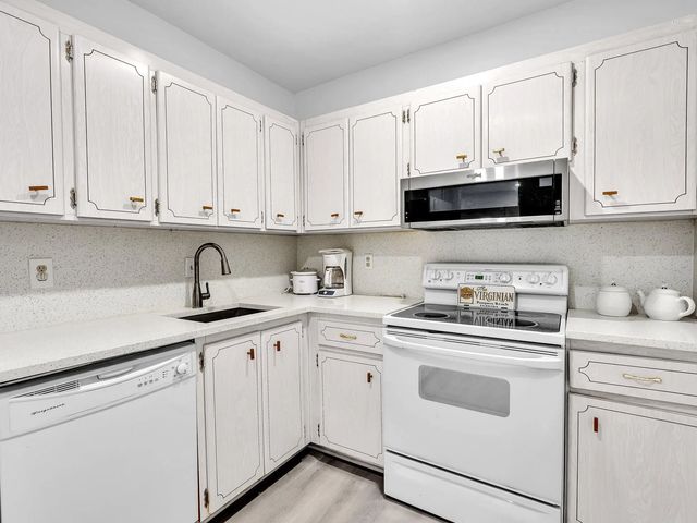 5 of 56 - 330 S Cypress Road #628, Pompano Beach, FL