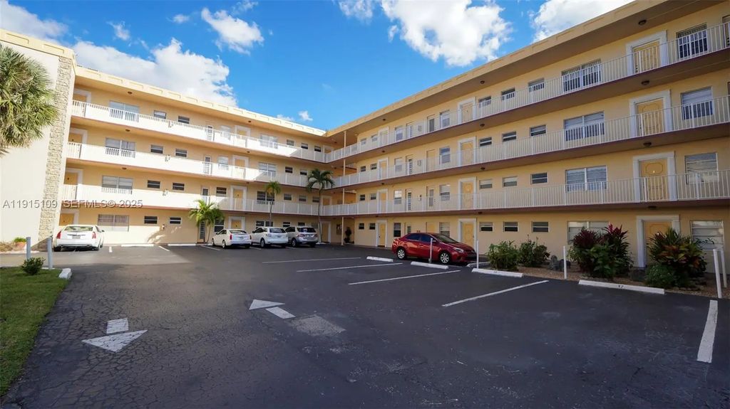 3940 Nw 42nd Avenue #215, Lauderdale Lakes