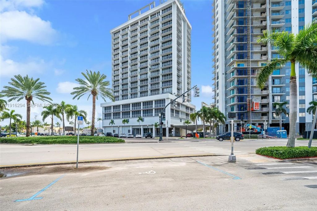 1720 Harrison Street #10g, Hollywood