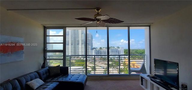 5 of 20 - 1720 Harrison Street #10g, Hollywood, FL