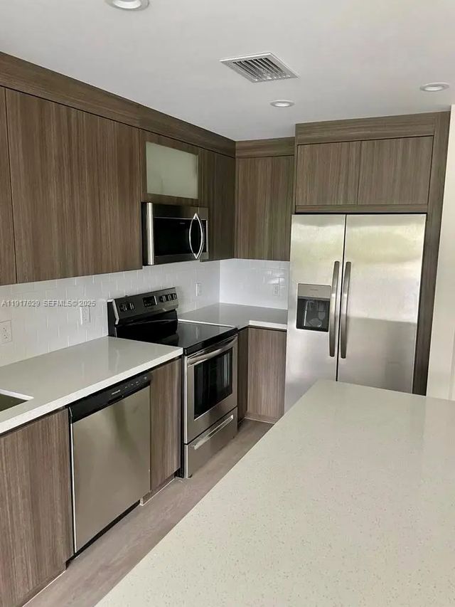 1938 Jackson Street #403, Hollywood