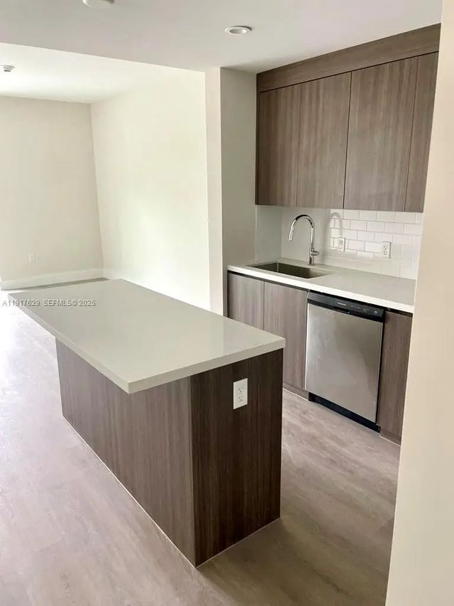 3 of 22 - 1938 Jackson Street #403, Hollywood, FL