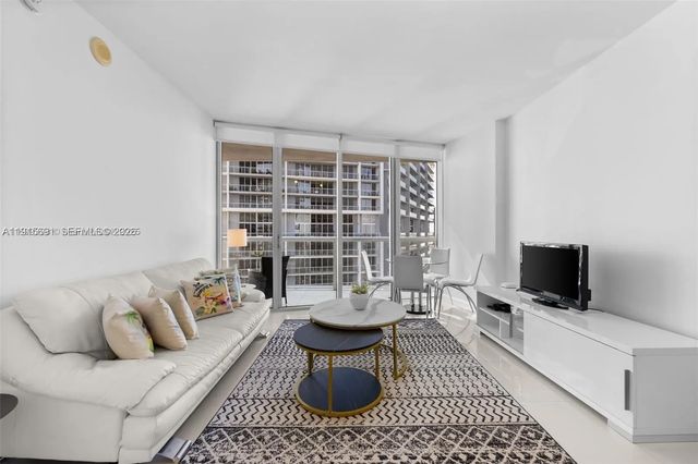 5 of 52 - 495 Brickell Avenue #2206, Miami, FL