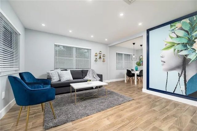 3 of 18 - 628 Sw 14th Terrace, Fort Lauderdale, FL