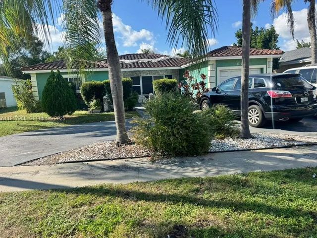 2 of 15 - 820 Sw 49th Terrace, Margate, FL