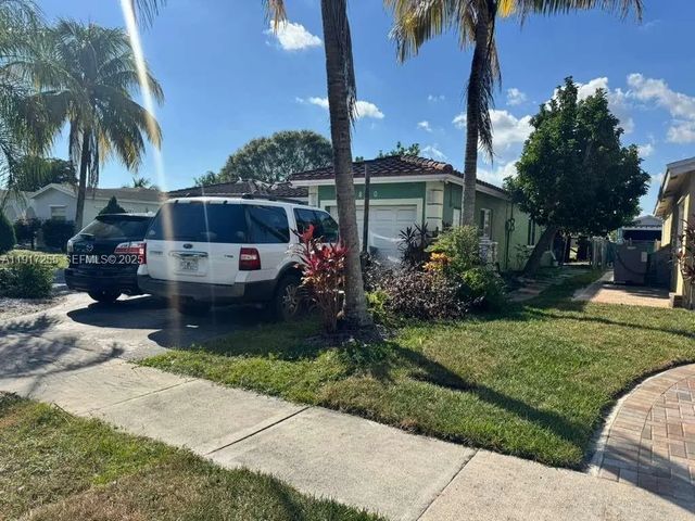 4 of 15 - 820 Sw 49th Terrace, Margate, FL