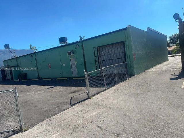 3 of 36 - 1051 Nw 119th Street, North Miami, FL