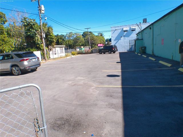 5 of 36 - 1051 Nw 119th Street, North Miami, FL
