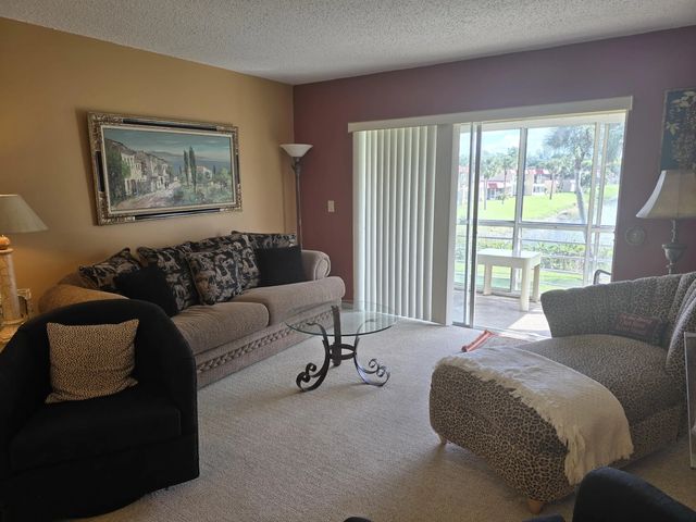 5 of 27 - 112 Lake Dora Drive, West Palm Beach, FL