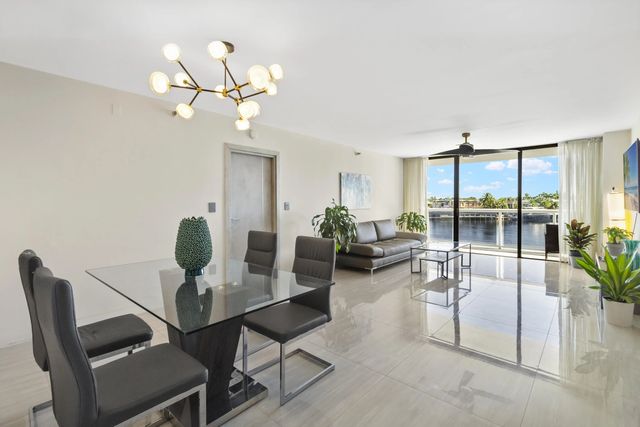 2 of 39 - 20515 E Country Club Drive #345, Aventura, FL