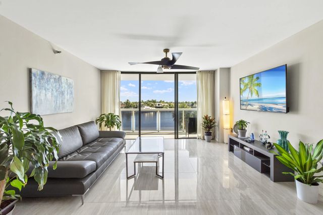 3 of 39 - 20515 E Country Club Drive #345, Aventura, FL