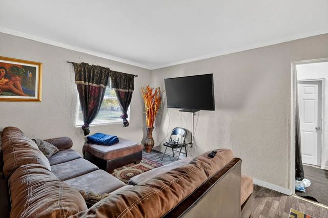 3 of 10 - 1030 Nw 13 Avenue, , FL