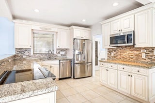 Photo of Listing #F10537163