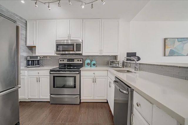 4 of 39 - 1609 N Riverside Drive #304, Pompano Beach, FL