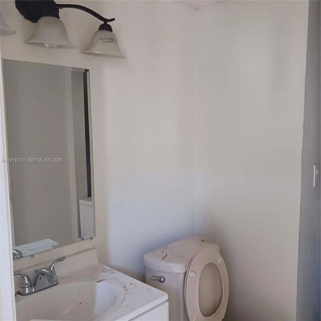 5 of 8 - 2108 Nw 59th Terrace #79-a, Lauderhill, FL