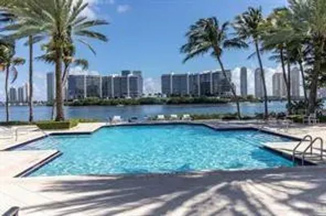 3205 Ne 184th Street #9304, North Miami Beach