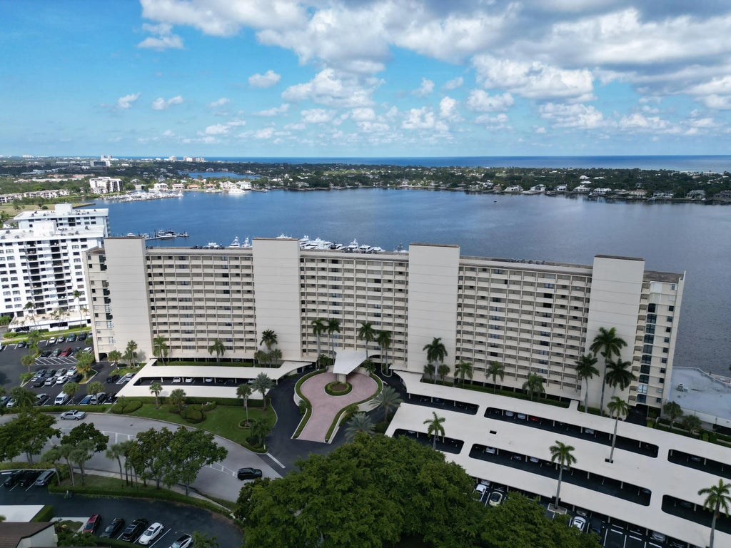 132 Lakeshore Drive #617, North Palm Beach