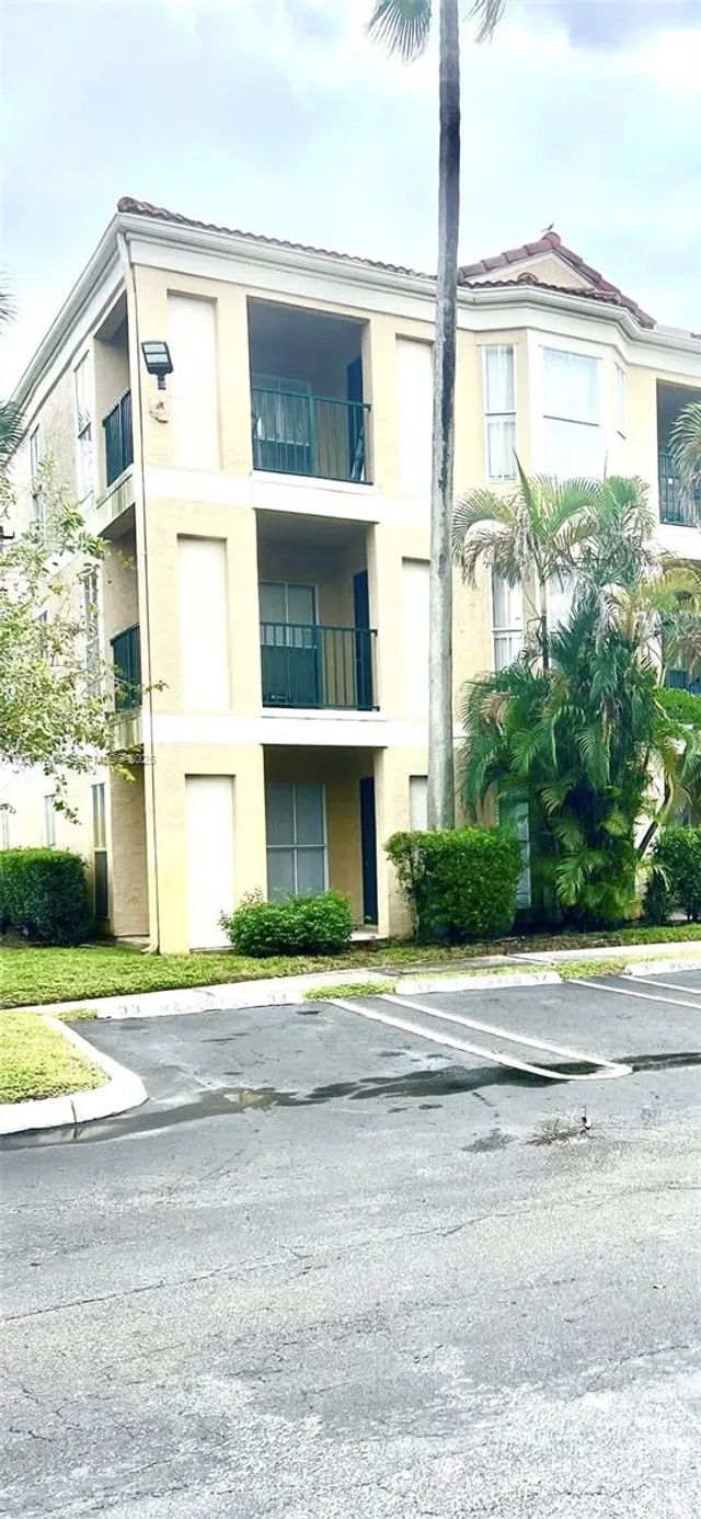 977 Riverside Drive #211, Coral Springs