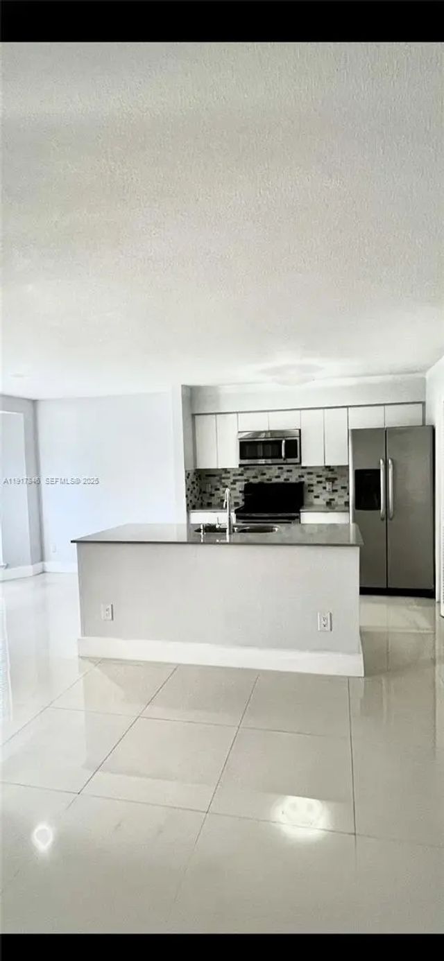 2 of 8 - 977 Riverside Drive #211, Coral Springs, FL