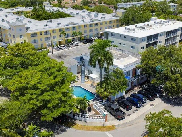 2 of 21 - 105 Ne 16th Terrace, Fort Lauderdale, FL