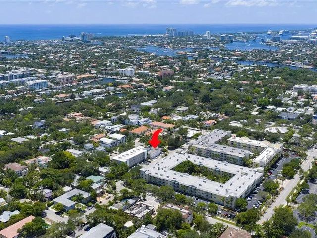 5 of 21 - 105 Ne 16th Terrace, Fort Lauderdale, FL