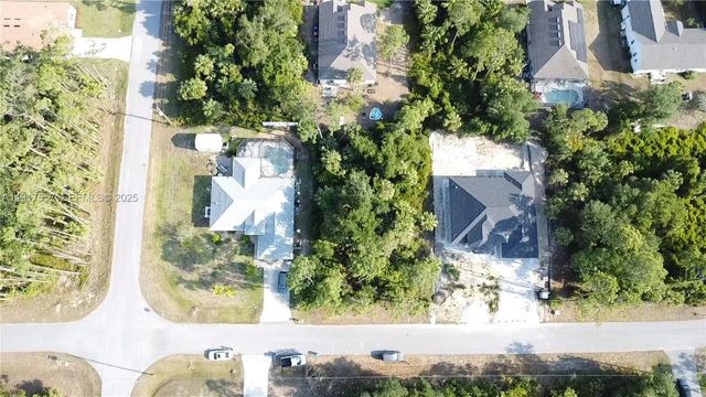 2 Vivian Road, North Port