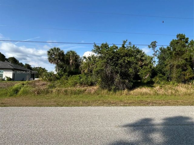 2 of 3 - 12 Nordendale Boulevard, North Port, FL