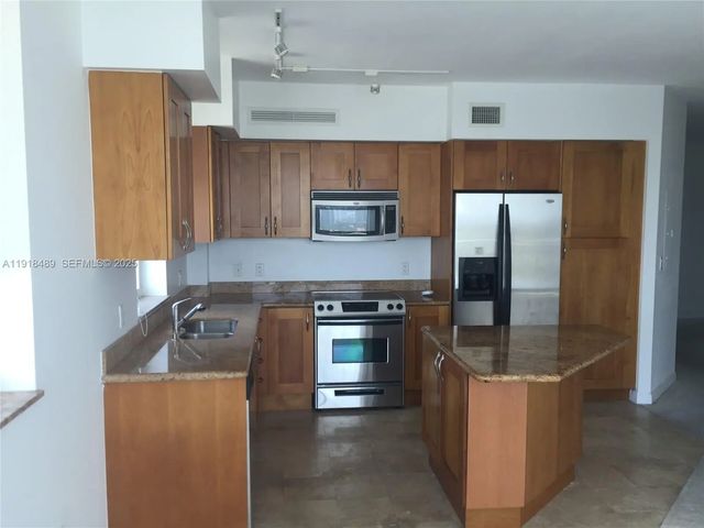 3 of 8 - 1745 E Hallandale Beach Boulevard #1807w, Hallandale Beach, FL