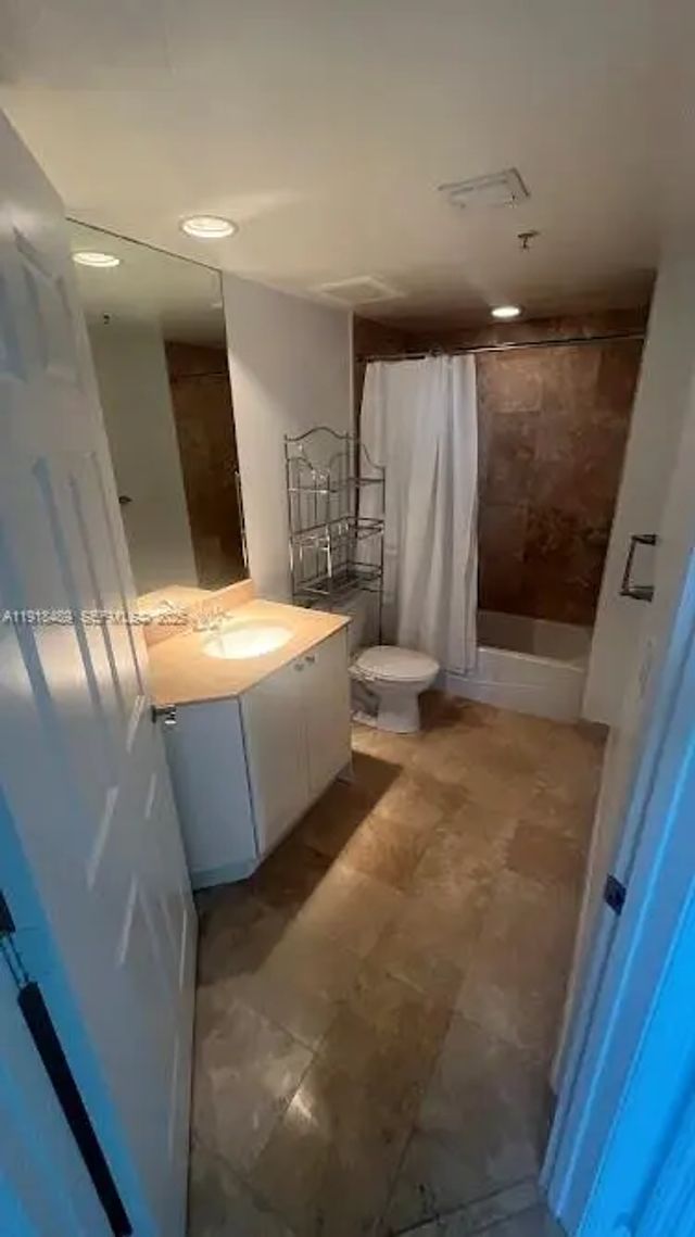 5 of 8 - 1745 E Hallandale Beach Boulevard #1807w, Hallandale Beach, FL