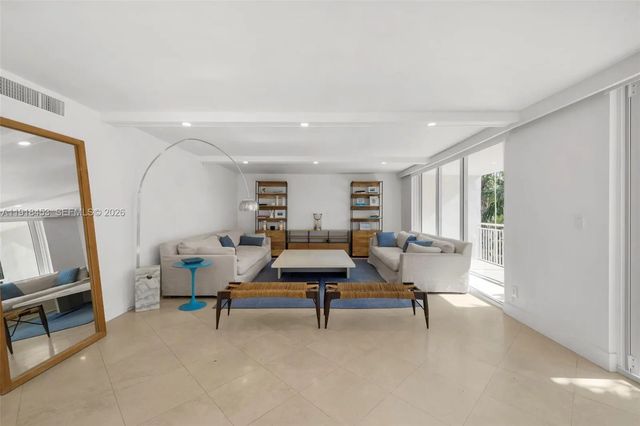 4 of 46 - 605 Ocean Drive #2l, Key Biscayne, FL