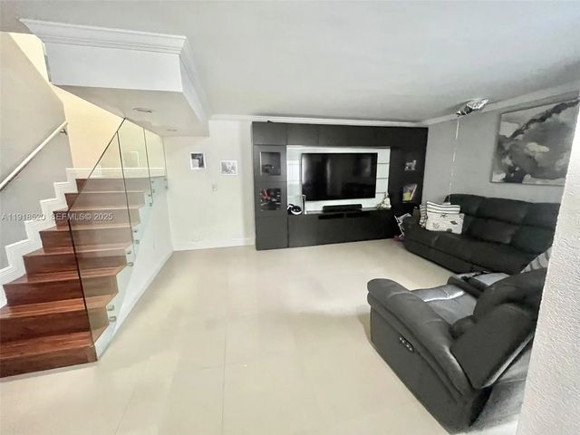 5 of 28 - 1990 Sw 121st Court #232, Miami, FL