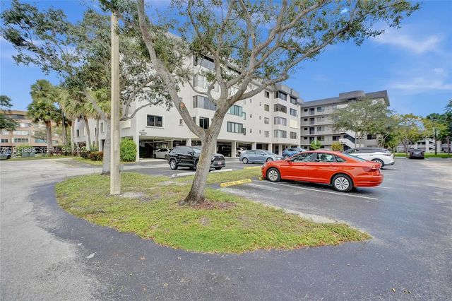 3 of 25 - 8010 Hampton Boulevard #211, North Lauderdale, FL