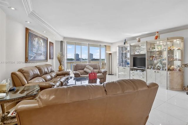 4 of 81 - 1000 Island Boulevard #602, Aventura, FL