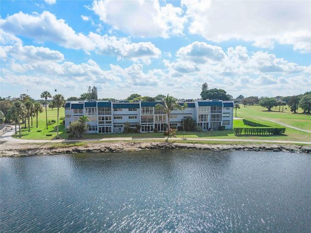 7807 Golf Circle Drive #211, Margate